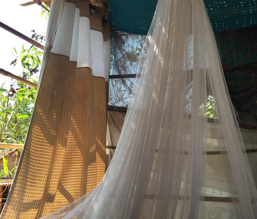 Wonderland Hostel อันจูนา ภายนอก รูปภาพ