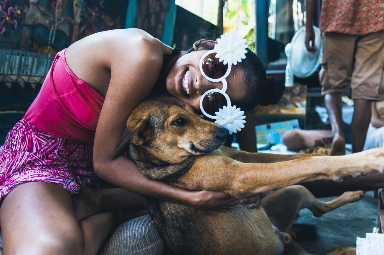 Wonderland Hostel อันจูนา ภายนอก รูปภาพ