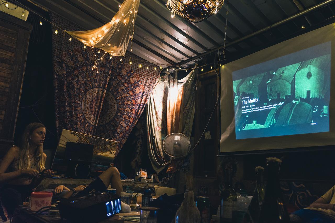 Wonderland Hostel อันจูนา ภายนอก รูปภาพ