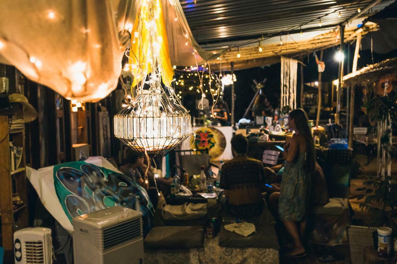 Wonderland Hostel อันจูนา ภายนอก รูปภาพ